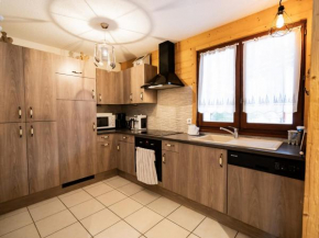 Bel Appartement 3 Pièces avec Balcon, Proche Centre Châtel, Parking et Connexion WiFi - FR-1-676-119